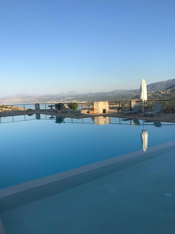 Grosses Haus Mit Traumhaftem Ausblick Georgioupoli Exterior foto