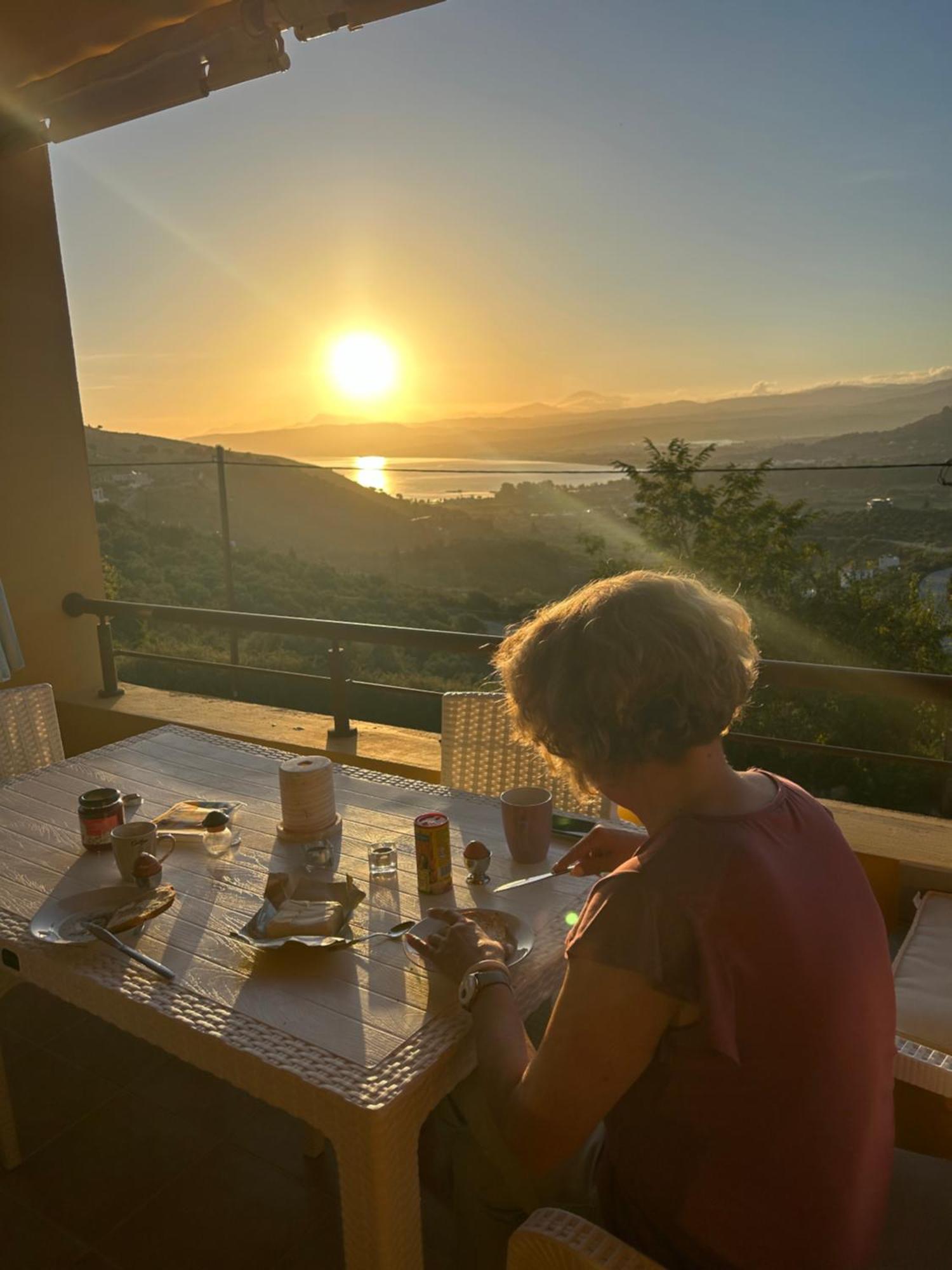 Grosses Haus Mit Traumhaftem Ausblick Georgioupoli Exterior foto